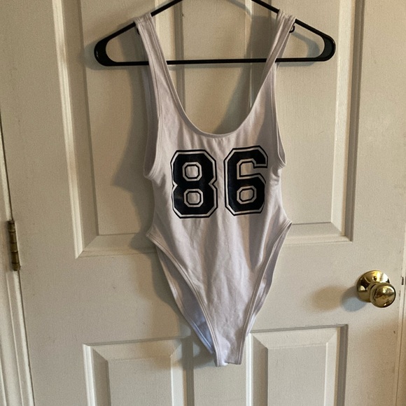 One price sports jersey swimsuit - Picture 1 of 2